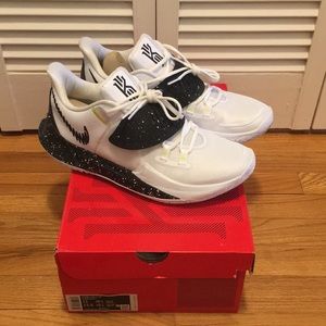 Men’s Nike Kyrie Low 3 TB- size 11 EUC